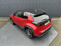Toyota-Yaris Cross-12